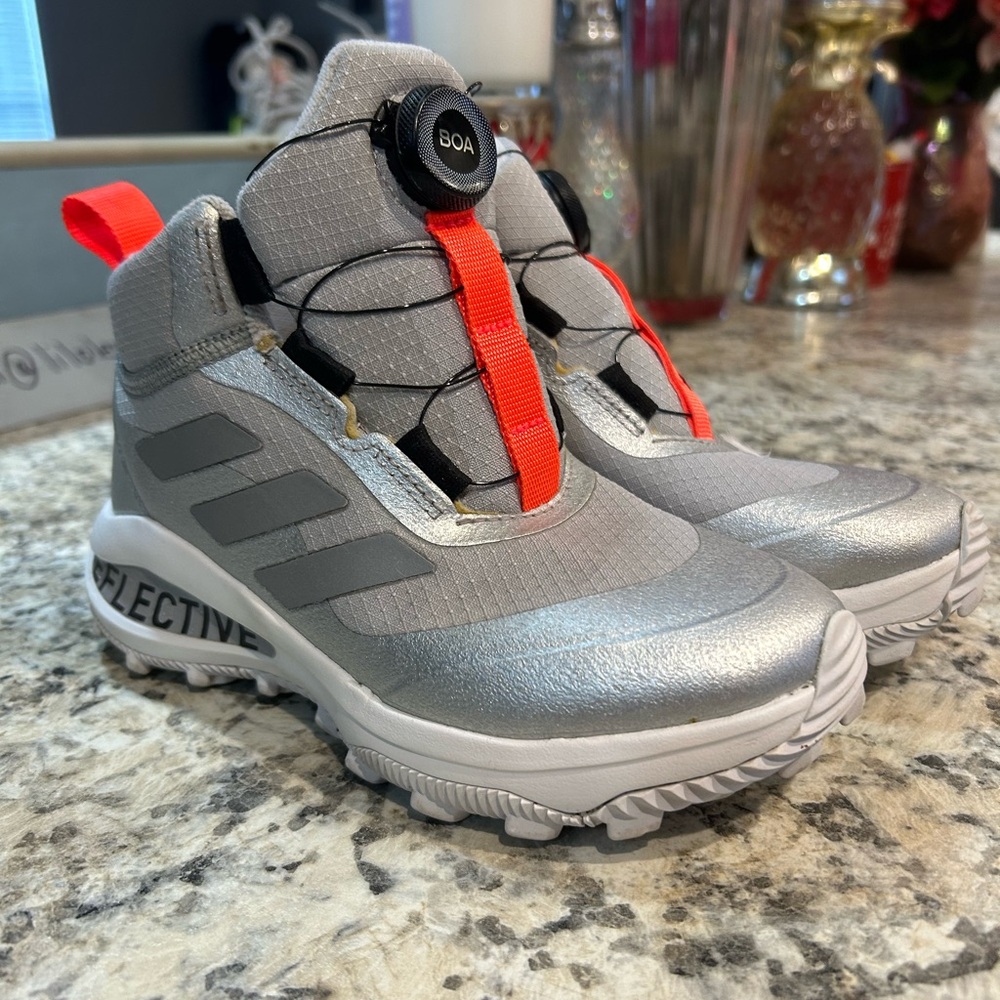 adidas Kids Boots in Silver and Red